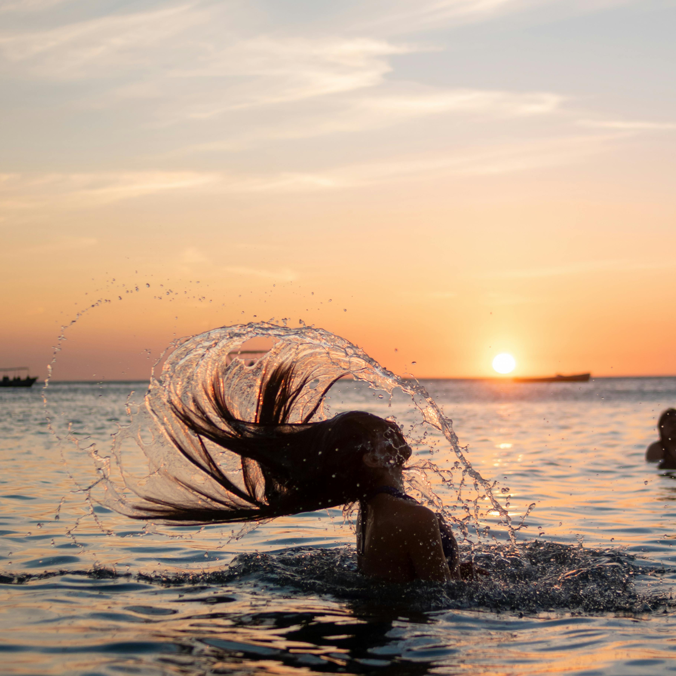 Canadian summers are tough on hair freshness. The Breeze Hair Elixir's naturally derived bergamot, neroli, and cedar scent keeps your hair smelling beautiful all day long.